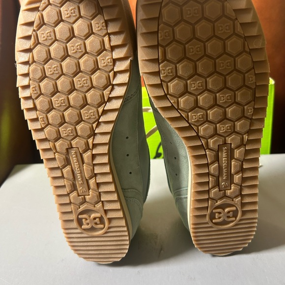 Sam Edelman
Women's Ivey Low Top Sneakers - Picture 7 of 10